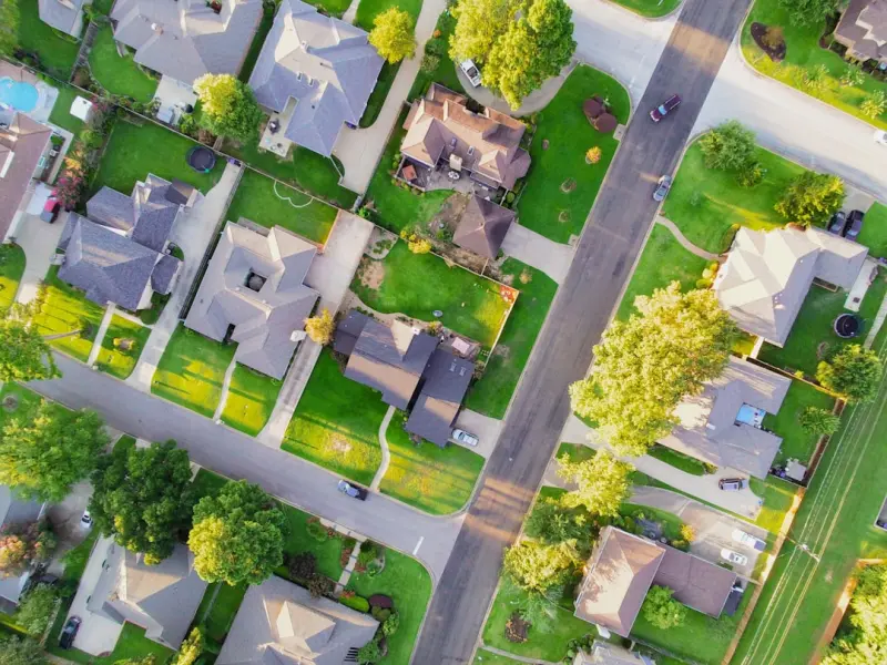 How to Turn Your Neighborhood into a Search Magnet with Hyper‑Local Tactics