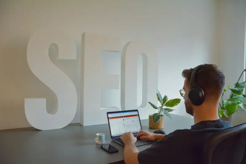 Semantic Content Clusters: Turning Your SaaS Blog into an Authority Engine