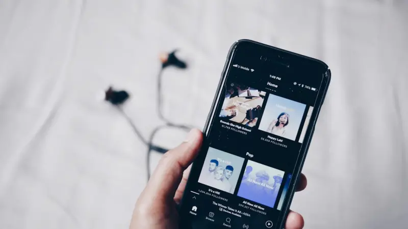 How Social Listening Turns Noise into SaaS Growth