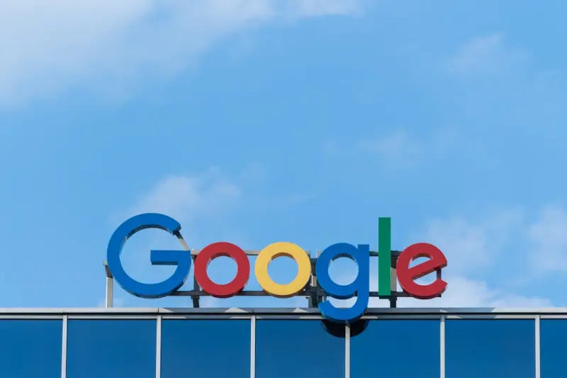 Cracking Google Discover: How SaaS Brands Can Ride the Feed Wave