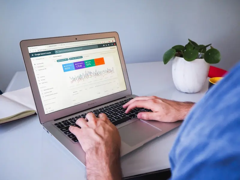 How SaaS Brands Can Own the Knowledge Graph and Win Entity SEO