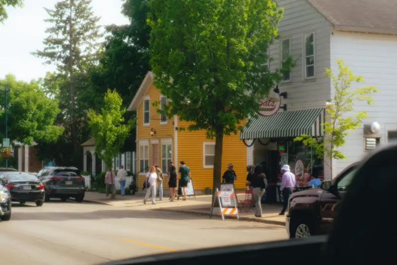 Transforming Neighborhood Storytelling into Local SEO Wins for SaaS