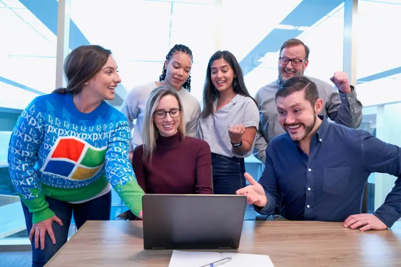 Employee Advocacy: Turning Your Team into a SaaS Social Engine
