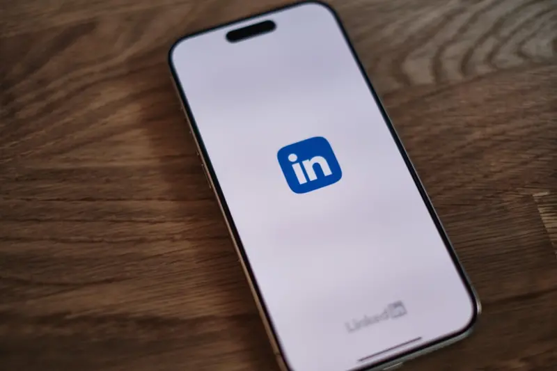 Why B2B SaaS Should Turn LinkedIn Into a Live Learning Lab