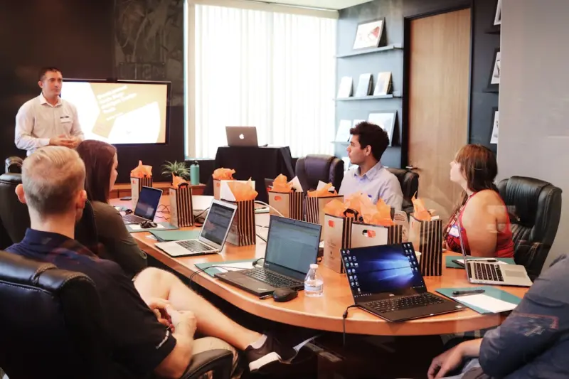 From Clicks to Connections: Rethinking Account‑Based Experience in Digital Marketing